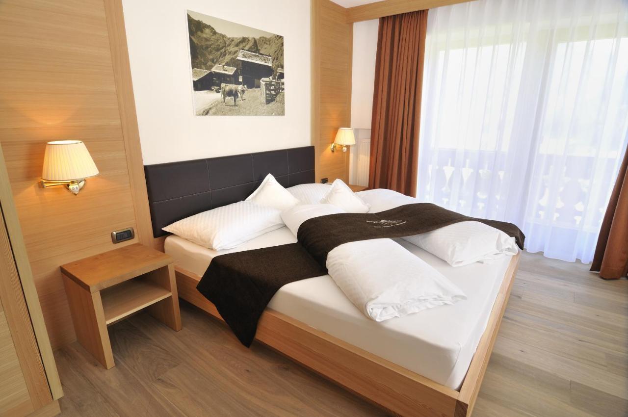 Hotel Chalet Dlaces Selva di Val Gardena Rom bilde